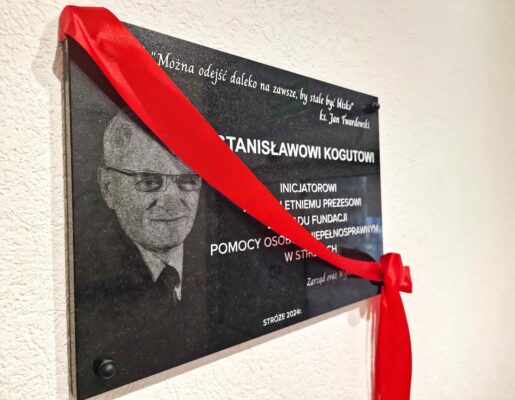 tablica-upamiętniająca-śp-stanisława-koguta